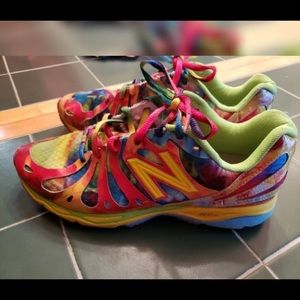 Very rare! New Balance size 8.5. Rainbow tie-dye!!